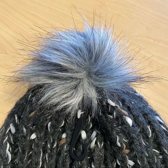 Etereo- Cable Mixed Pom Pom Knit Toque - Picture 4 of 6